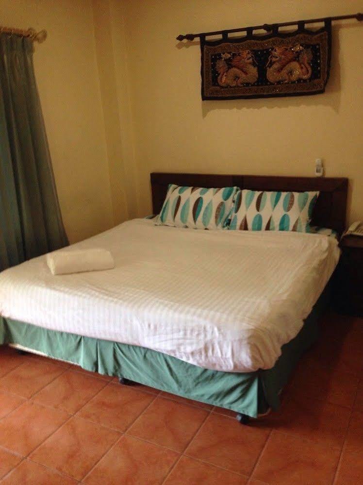 The Irish Clock Hotell Udon Thani Eksteriør bilde